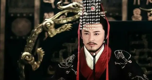 《三国第一部：争洛阳》背后没说的事情，东汉怎么说崩就崩了？