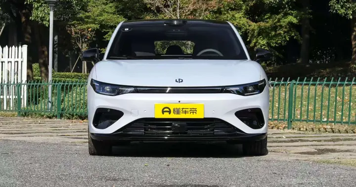 三月权益加码!零跑 Lafa5 多重优惠，为何能成为年轻人的新宠