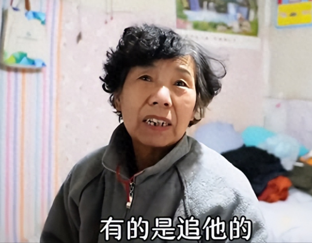 北京40岁单身汉，月薪1000和母亲挤在10㎡小屋，母亲：有的是人追
