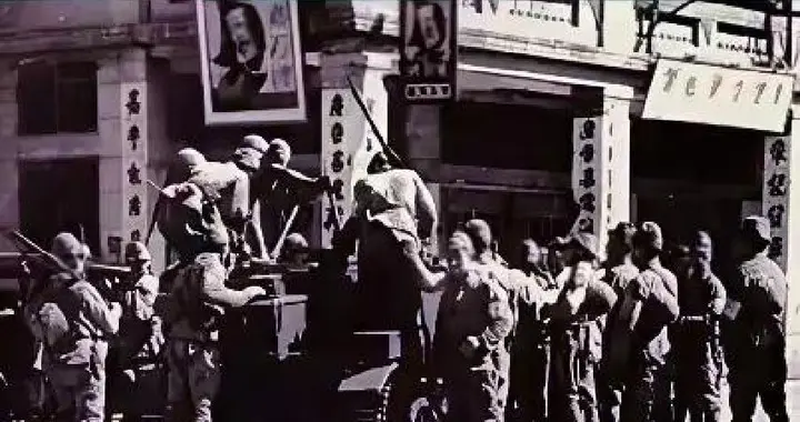 1941年，几个日本兵闯入一位中国老人家中
