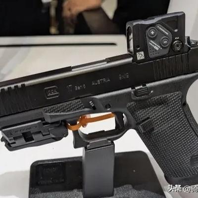 骑白马的姑娘：G17