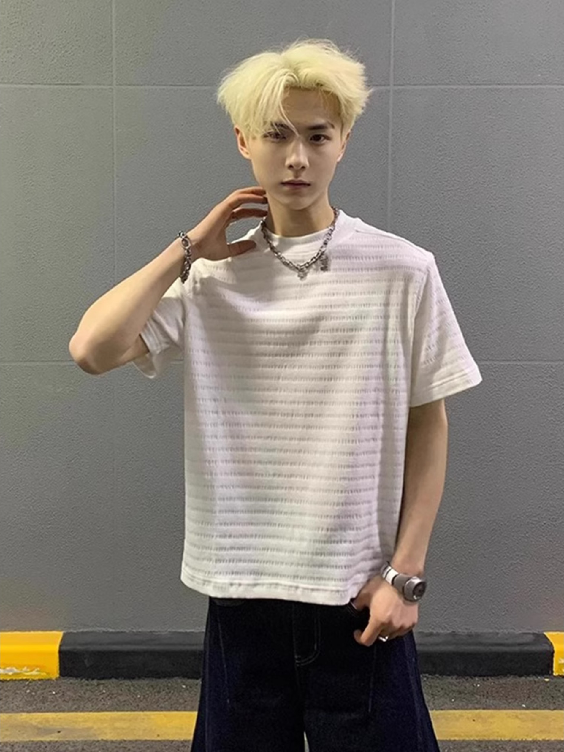 白色肌理感提花短袖男款夏季高级感轻奢小领