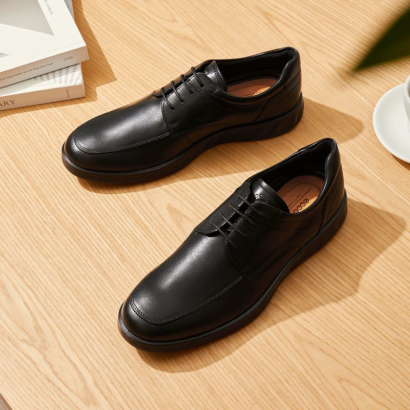 通勤休闲风十足的爱步正装鞋