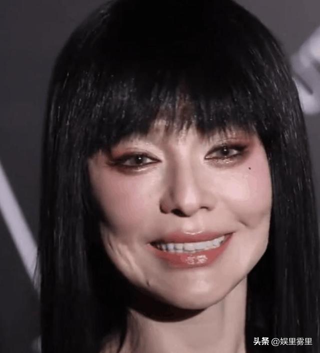 “雪姨”走秀，撞脸王心凌，原来她们一直以来都在坚持做同一件事