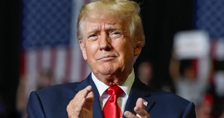 特朗普想通了，公开一文件：不能跟中国真打，但一定要吓唬住中国