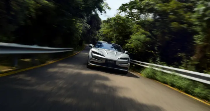 千匹D级车跑山如贴地飞行？仰望U7的三重大招藏不住了