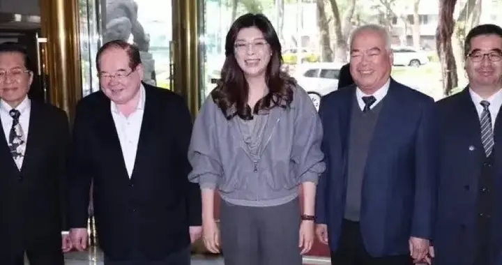 国民党时隔9年首发年终奖，郑丽文再向大陆喊话，不简单