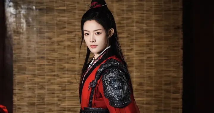 陈丽君人民文娱撰文：以青春脚步与戏曲同行