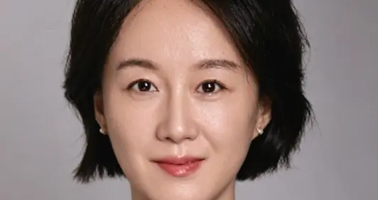 这就是所谓天家吧：没人知道她怎么进的清华，没入学但有毕业