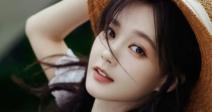 美女壁纸-第6528期-李一桐