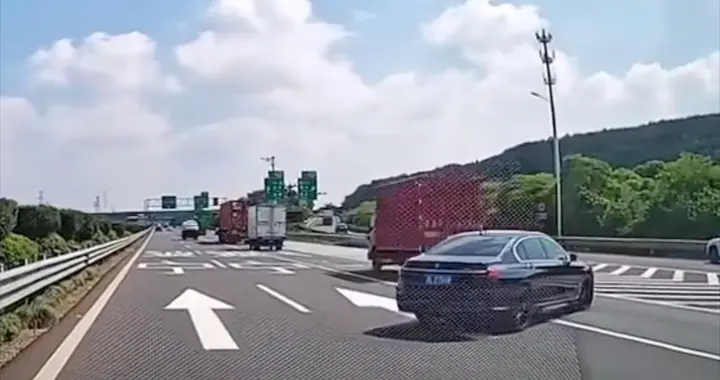 高速公路错过出口，压实线强行变道，真的一定会被抓拍吗？