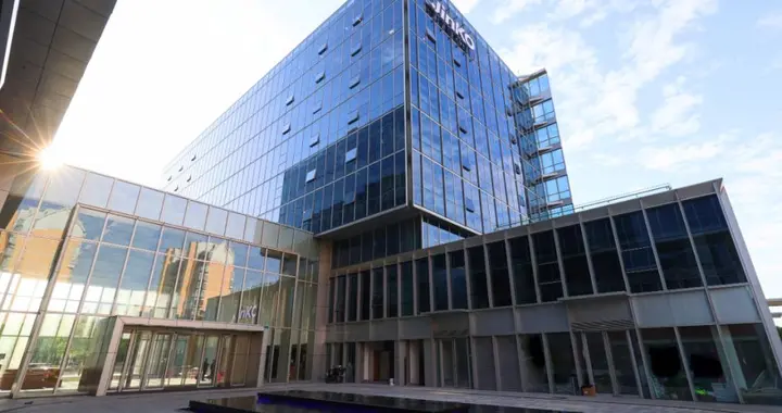 晶科能源毛利转正：光伏行业价格出现理性回升