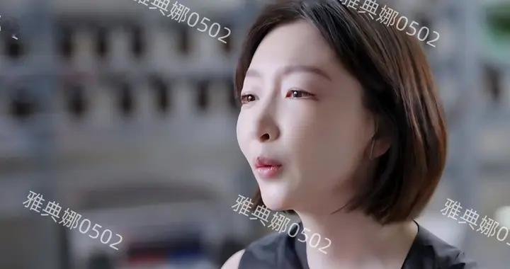 周冬雨回应话剧不背台词但感觉她现在最紧要的是拯救馒化变僵的脸