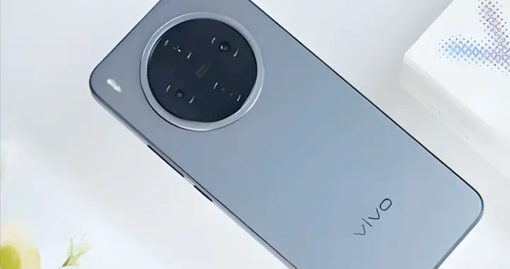 新机进场！10000毫安+90W！友商这次把充电宝塞进手机