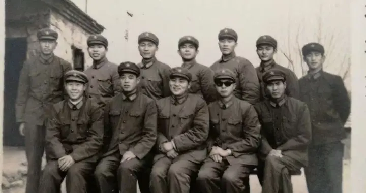 难忘45年前，我们连队接受师部联合检查小组，账目审查