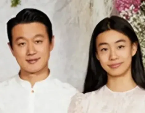 又是资本家的丑孩子！佟大为两个女儿都要拍戏，长得很丑就个高