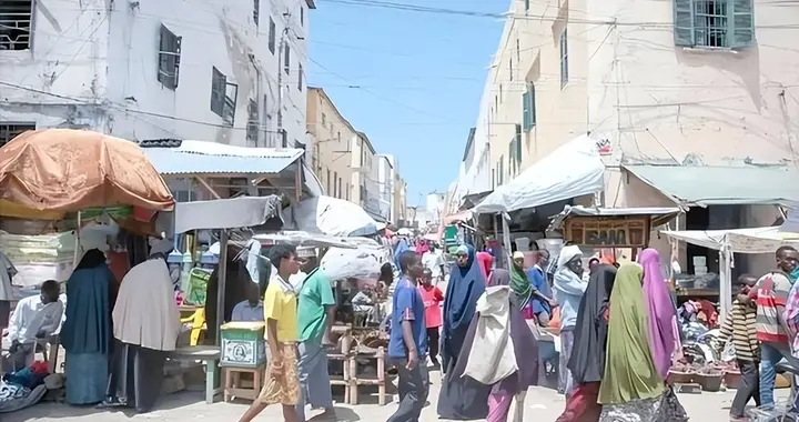 购买中国战斗机不给钱，7次追债都没还，这个嚣张小国报应来了！