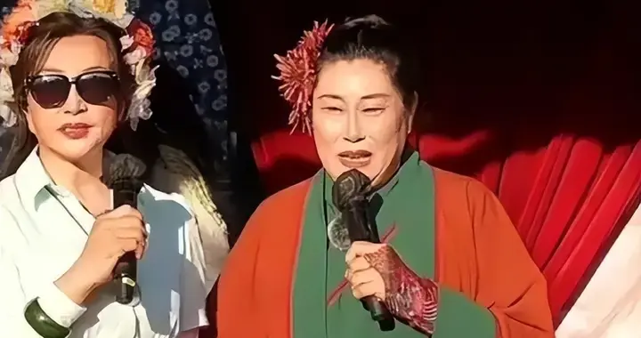 过气艺人有多可怜，五一沦落景区打工，有人无戏可拍，令人心酸