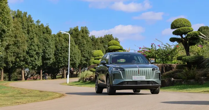 红旗HS6 PHEV快充15分钟，补能效率堪比燃油车？