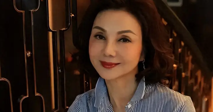 家族在中国年赚上百亿，儿子给哈佛捐20多亿，母亲给麻省捐11亿？