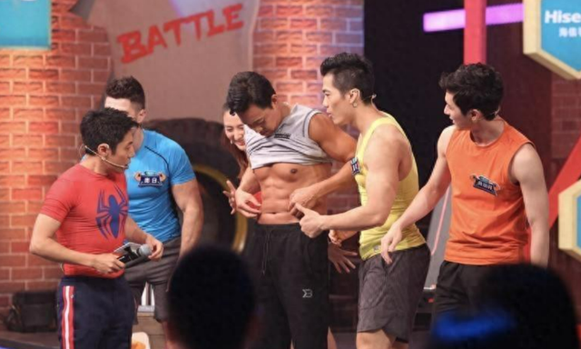 60岁还在健身房力量训练，能延缓身体衰老吗？