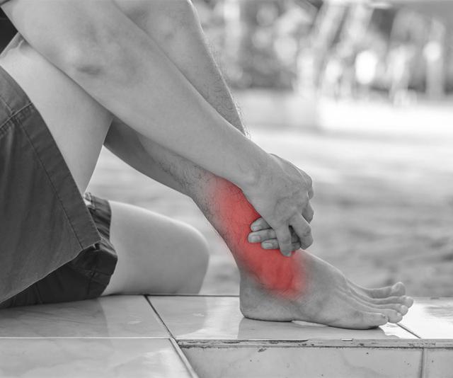 崴脚了，看起来不肿，一直疼是什么原因？