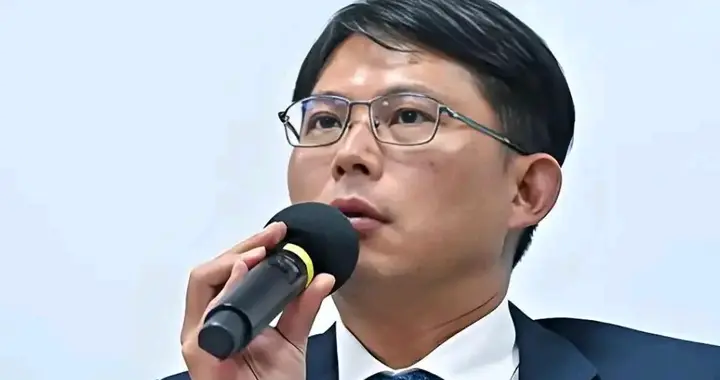 蓝白合谈崩！民众党背刺！黄国昌控诉郑丽文言而无信！