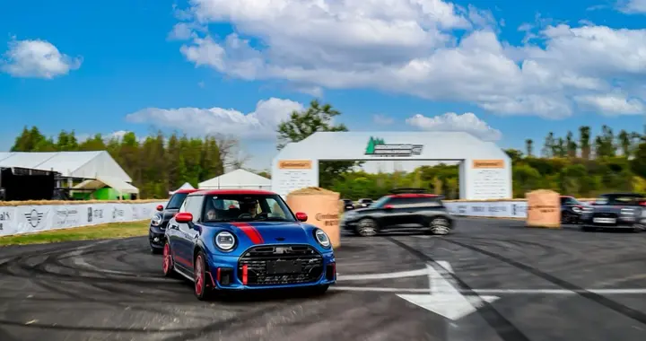 油电同台比拼！MINI JCW 在金盏速度节拿了好几个冠军