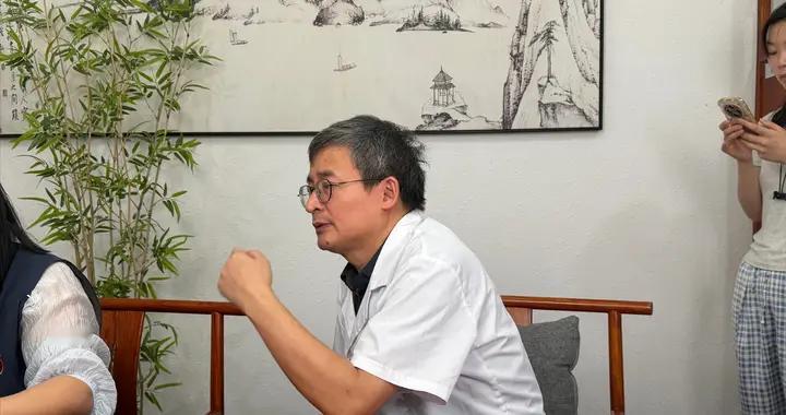 顽固耳鸣脑鸣，实在没辙了，就用这一招，源自四大名医，屡试不爽