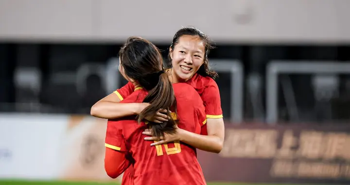 中国U17女足击败曼城U17女足 小组赛三战全胜晋级