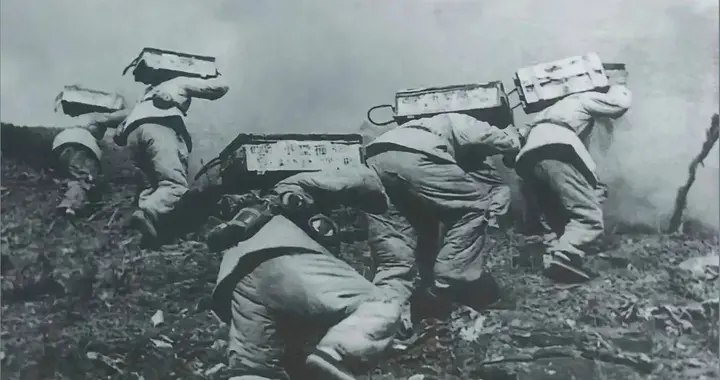 1951年，2.4万志愿军被美军4个师包围，军长接到死命令