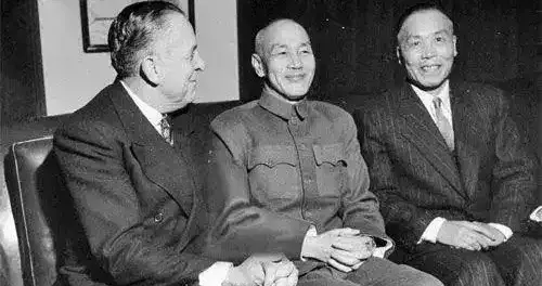 美国两次白送琉球？遭蒋介石拒绝，他在顾虑什么？