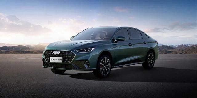 配四出排气 艾瑞泽8 PRO 2.0T官图发布 新增专属车色