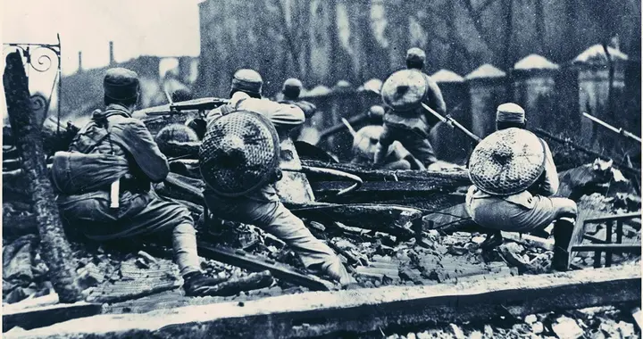 淞沪会战正酣，国民政府竟然还给日本支付庚子赔款，为何？