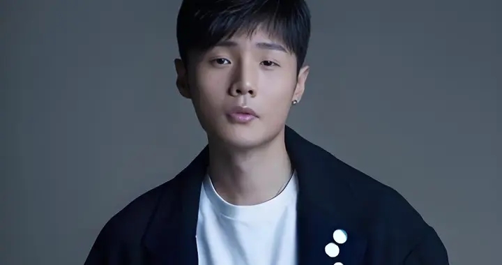 李荣浩真转500给粉丝！太原演唱会暖心互动引爆全网