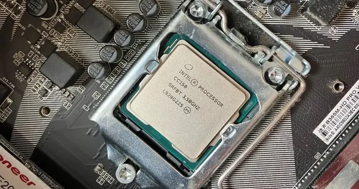 三百元拿下 8 核 16 线程，对标 i9-9900K？慎冲！