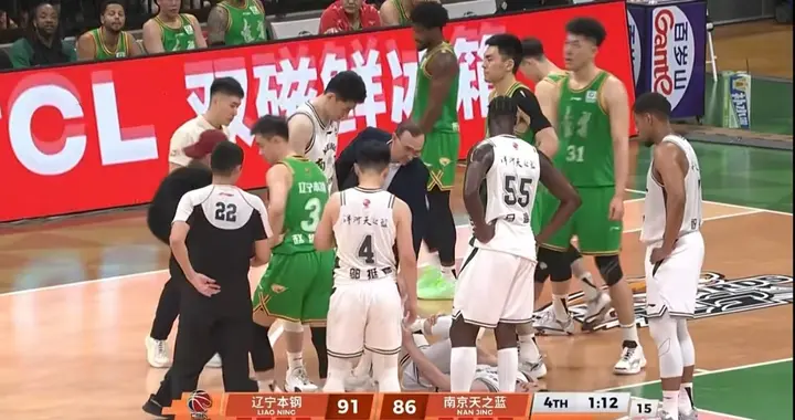 辽宁男篮主场艰难逆转南京同曦，布罗金顿迎来爆发