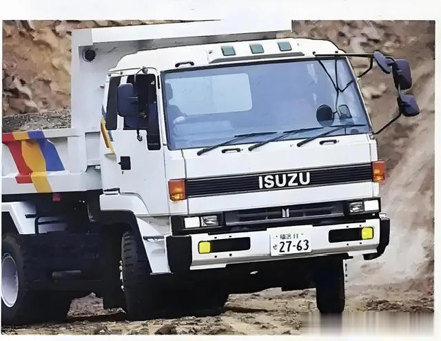 五十铃810卡车：八九十年代的运输“功臣”，那些难忘的岁月故事