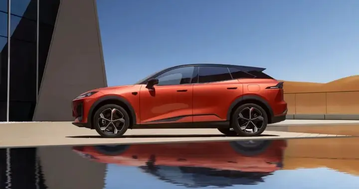 深蓝S07，终于还是把起售价打进了14万区间。