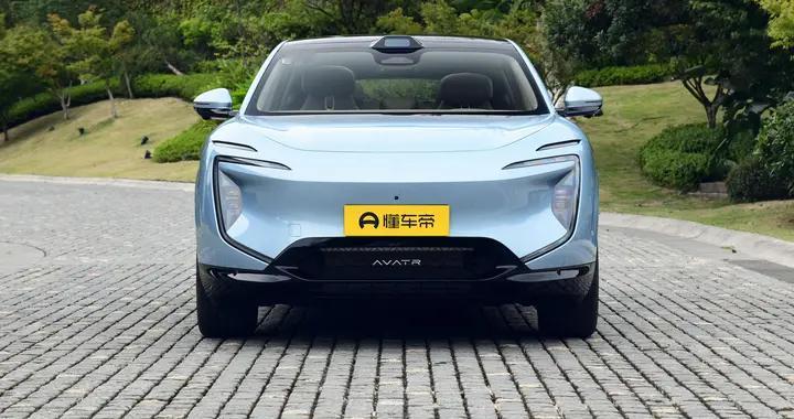 20万级中型SUV，标配6大硬核配置，阿维塔07值得一看