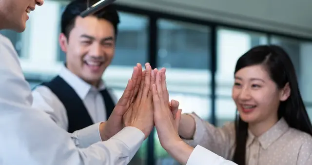 自用者小，用人者大，用师者王，用道者至无穷