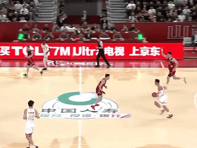 盘球龙：高下立判！ 贺希宁被掏球微笑以对