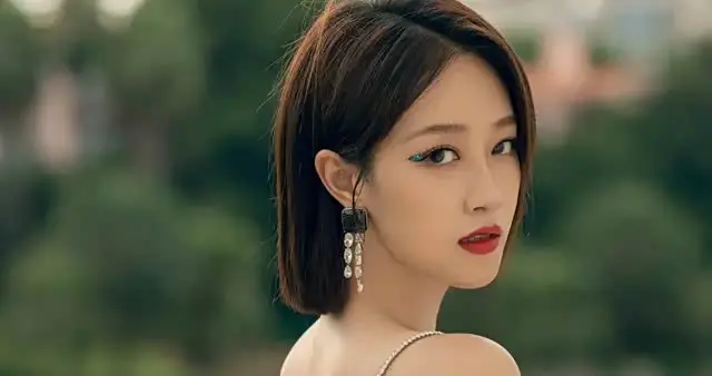 ​美女壁纸第7410期—蓝盈莹