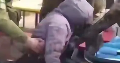 公园里的“母亲”暴打征兵办：乌克兰街头，民众与政府最后的决裂