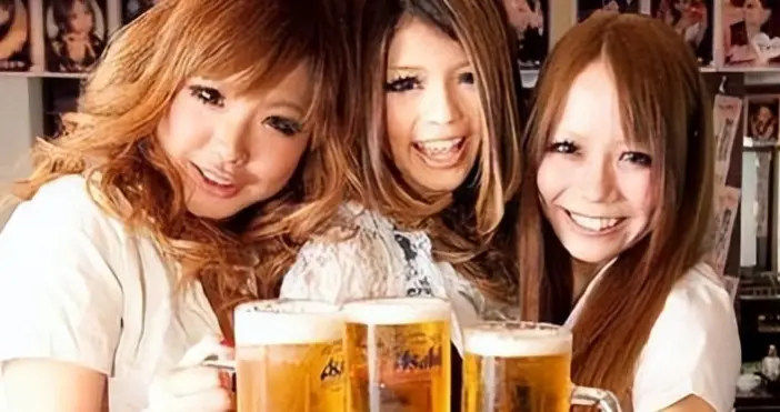 日本女性有多媚男？为了取悦男性，甚至不惜亲手毁掉自己的健康！