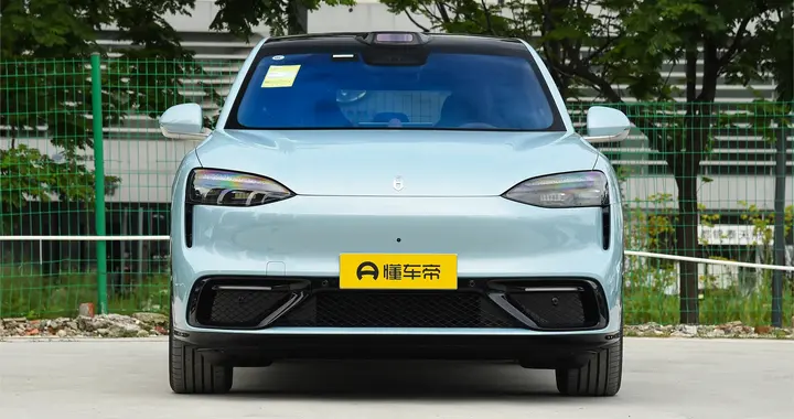 问界来真的！怕全家行李多？882L后备箱+6.1L百宝箱，M6真香！