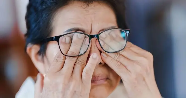 眼睛出现这个信号，可能已经在“报警”！尽快去医院