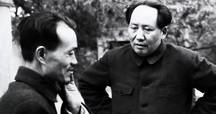 毛泽东政治秘书胡乔木，25年忠心追随，被称中央一支笔的传奇人物