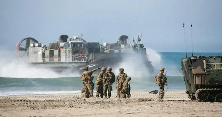 美国躲后面，日本冲前面！这场铁拳军演，不过是一场壮胆表演