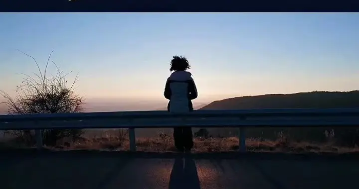 当沉默代替了争吵，爱已悄悄退场